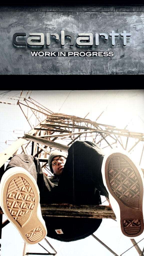 Façade en béton ciré pour le magasin Carhartt à Paris