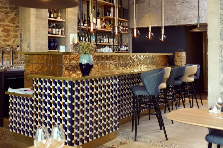 Aménagement intérieur du restaurant O'Bikin-Bé à Saint-Malo